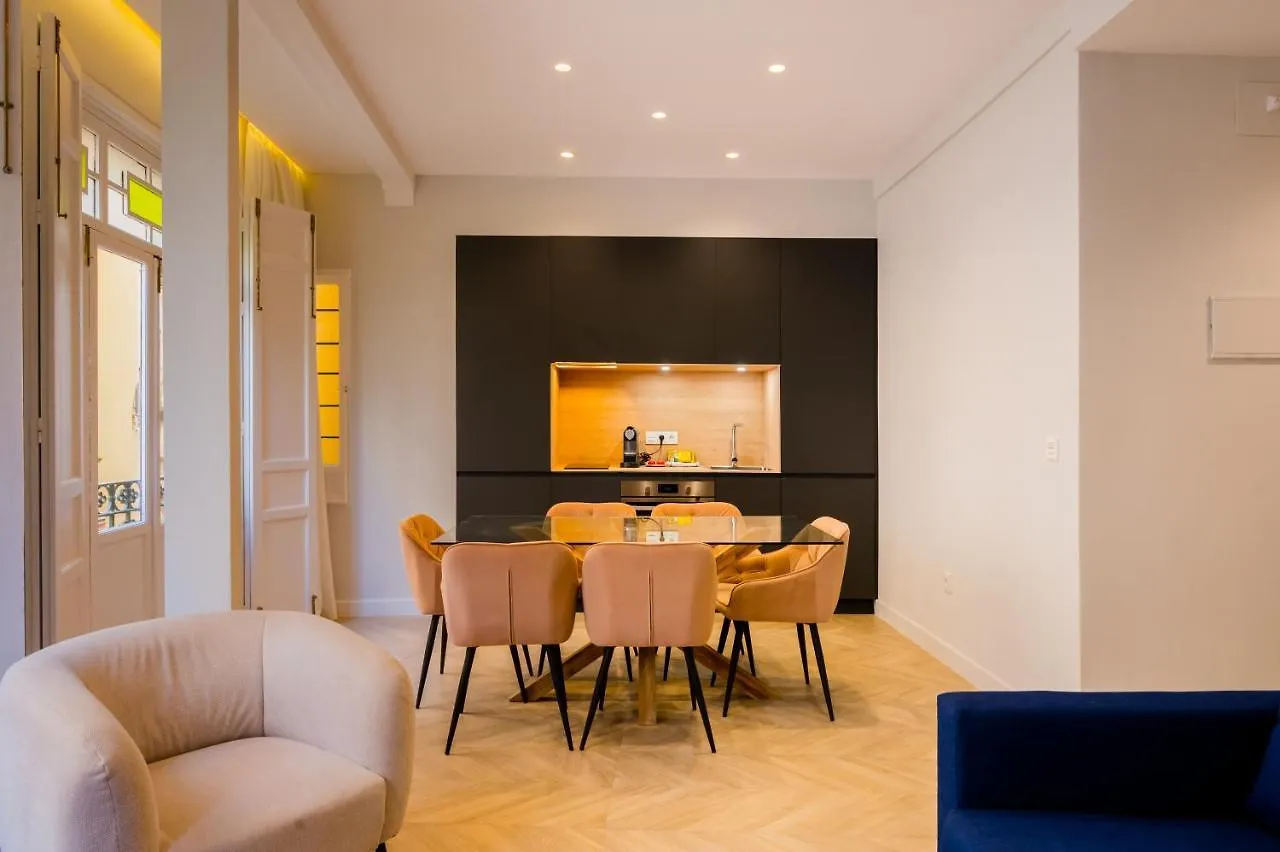 Elegant Apartment - 2 Bd 1 Bth - Center Sevilla